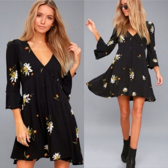 Free People Time On My Side Mini Bell Sleeve Tea Wrap Dress Size XS Boho Cottage - Picture 1 of 8